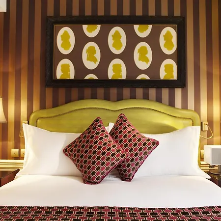 La Maison Favart 4* Paris