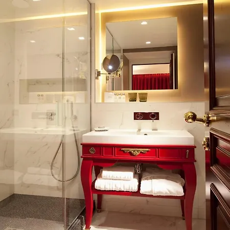 Hotell La Maison Favart Paris