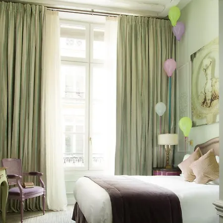 Hotell La Maison Favart Paris