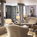 Hotel La Maison Favart 4*