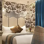 La Maison Favart Hotel 4*