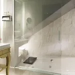 La Maison Favart Hotel