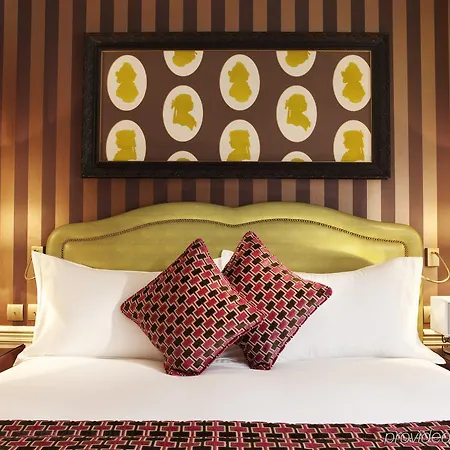 La Maison Favart 4* Paris
