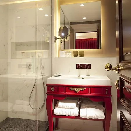 Hotel La Maison Favart Paris