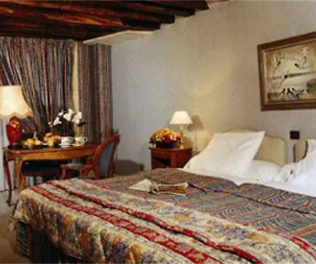 La Maison Favart