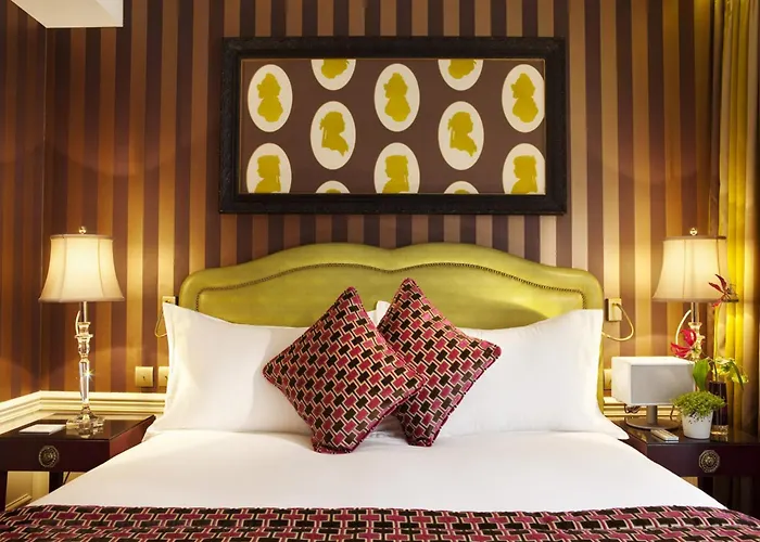 La Maison Favart 4* Paris