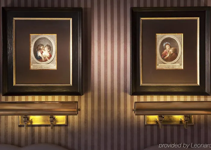 Hotel La Maison Favart 4*