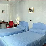 Hotel La Maison Favart 4*