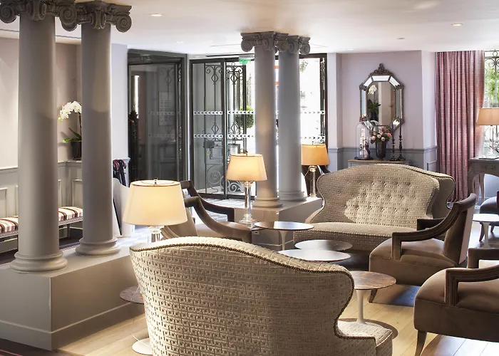 Hotel La Maison Favart 4*