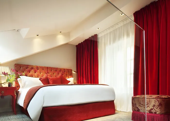 Hotel La Maison Favart