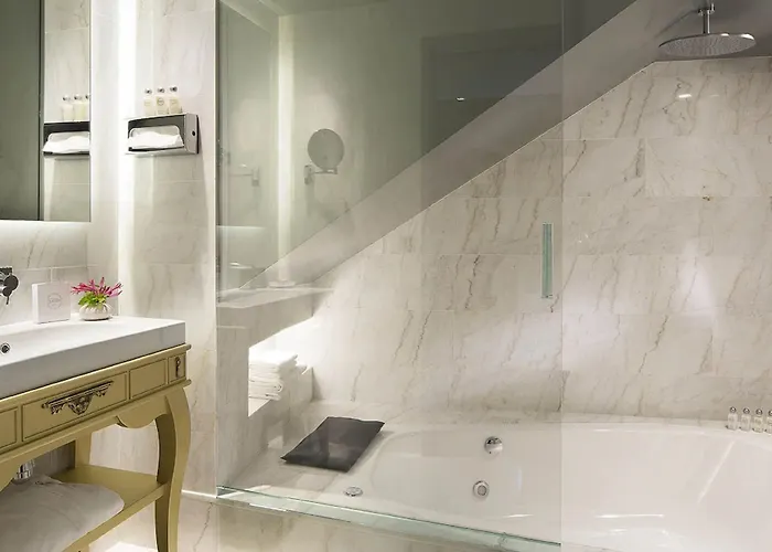 La Maison Favart Hotel