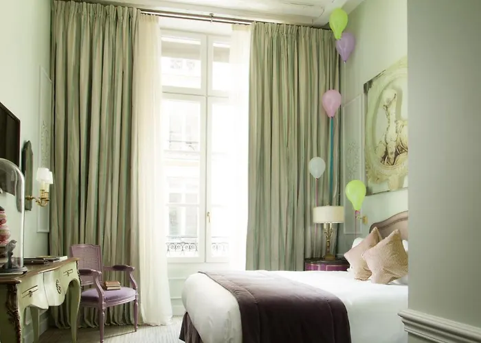 Hotel La Maison Favart Parigi